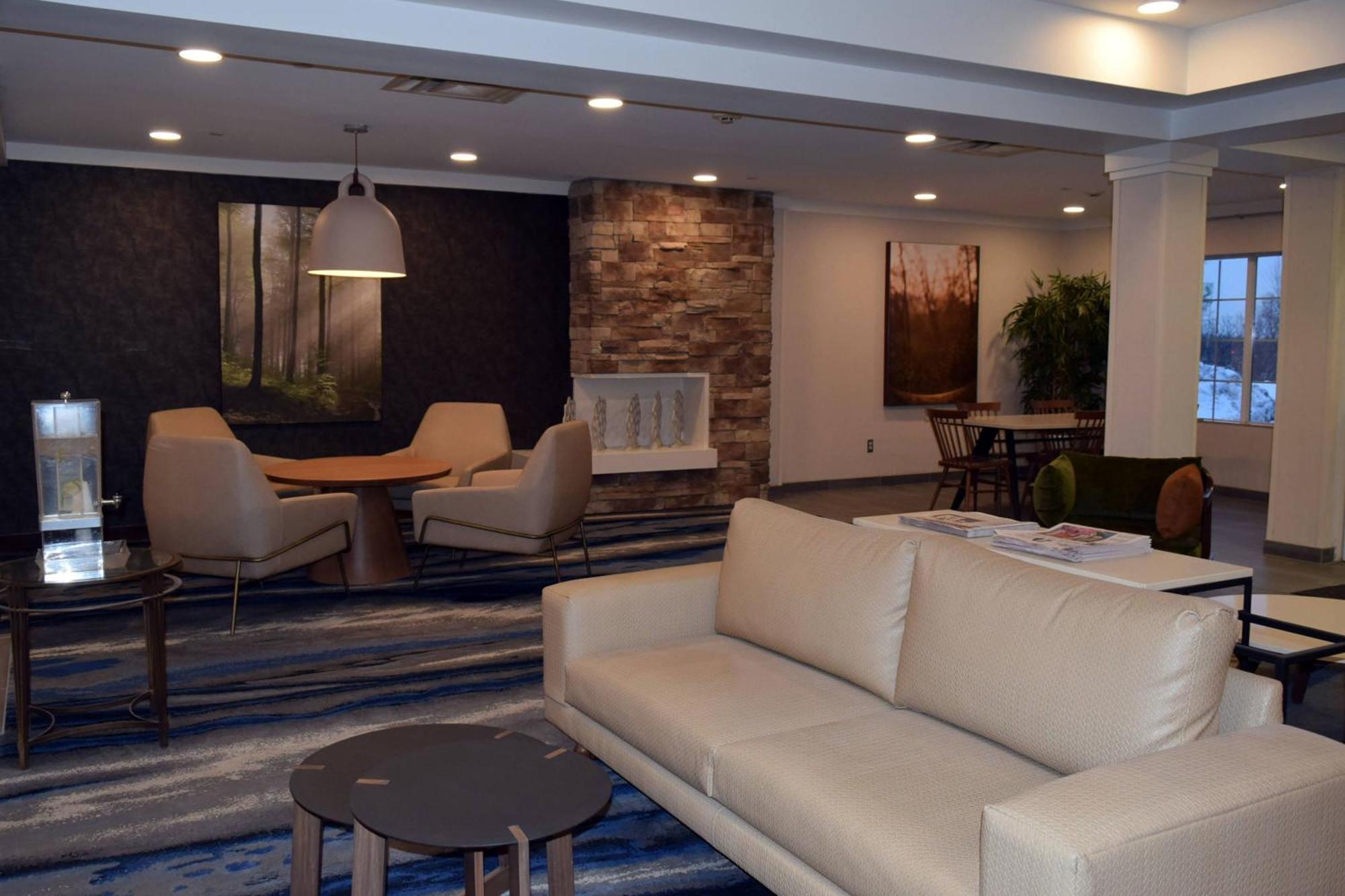 Fairfield By Marriott Youngstown/Austintown Exterior photo