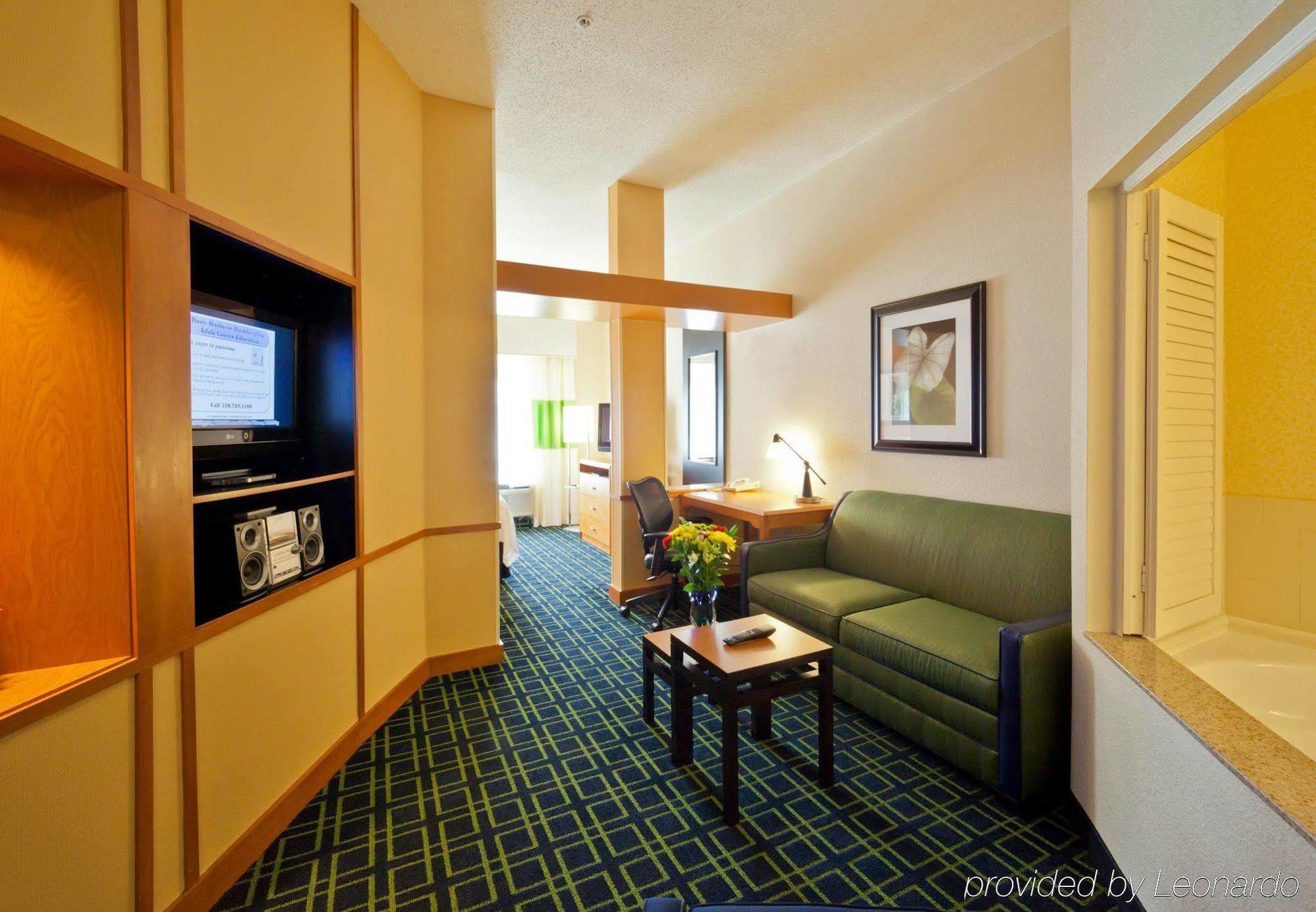 Fairfield By Marriott Youngstown/Austintown Exterior photo
